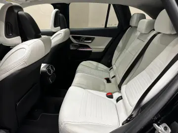 MERCEDES-BENZ GLC200 AMG LINE 4M  1.HAND BURM PANO 360
