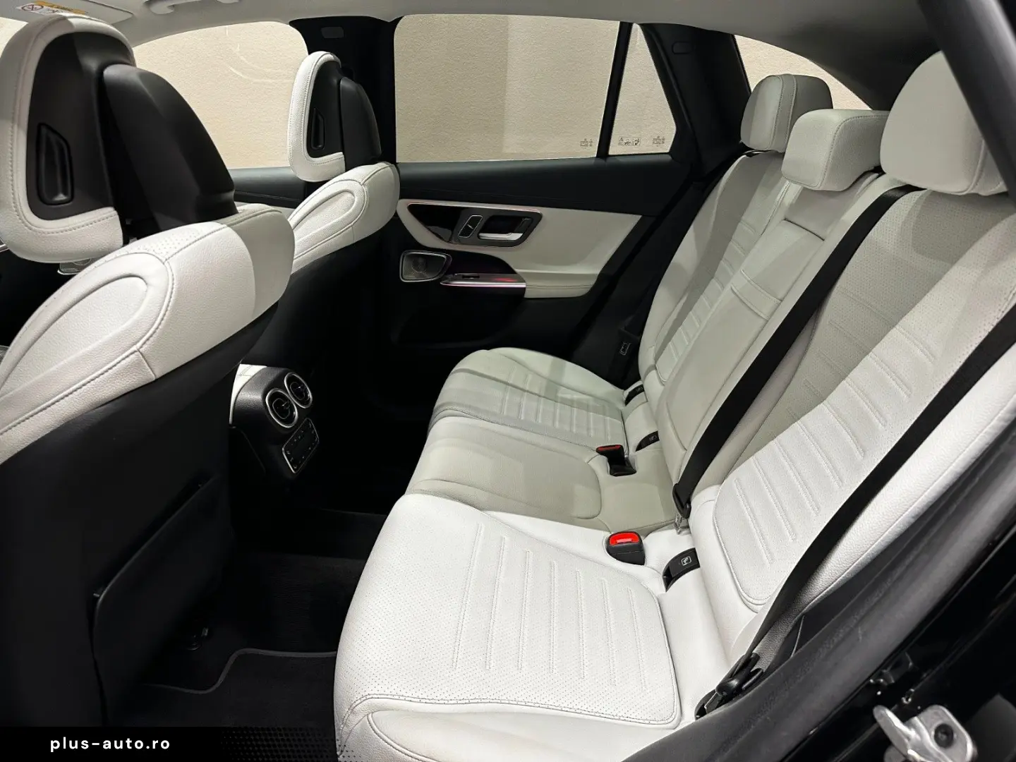 MERCEDES-BENZ GLC200 AMG LINE 4M  1.HAND BURM PANO 360