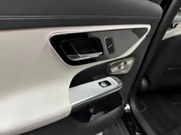 MERCEDES-BENZ GLC200 AMG LINE 4M  1.HAND BURM PANO 360