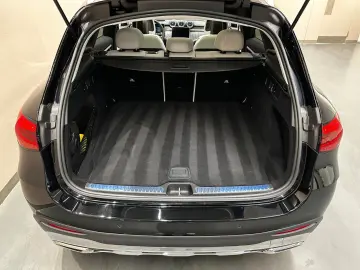 MERCEDES-BENZ GLC200 AMG LINE 4M  1.HAND BURM PANO 360