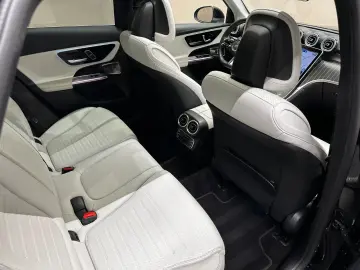 MERCEDES-BENZ GLC200 AMG LINE 4M  1.HAND BURM PANO 360