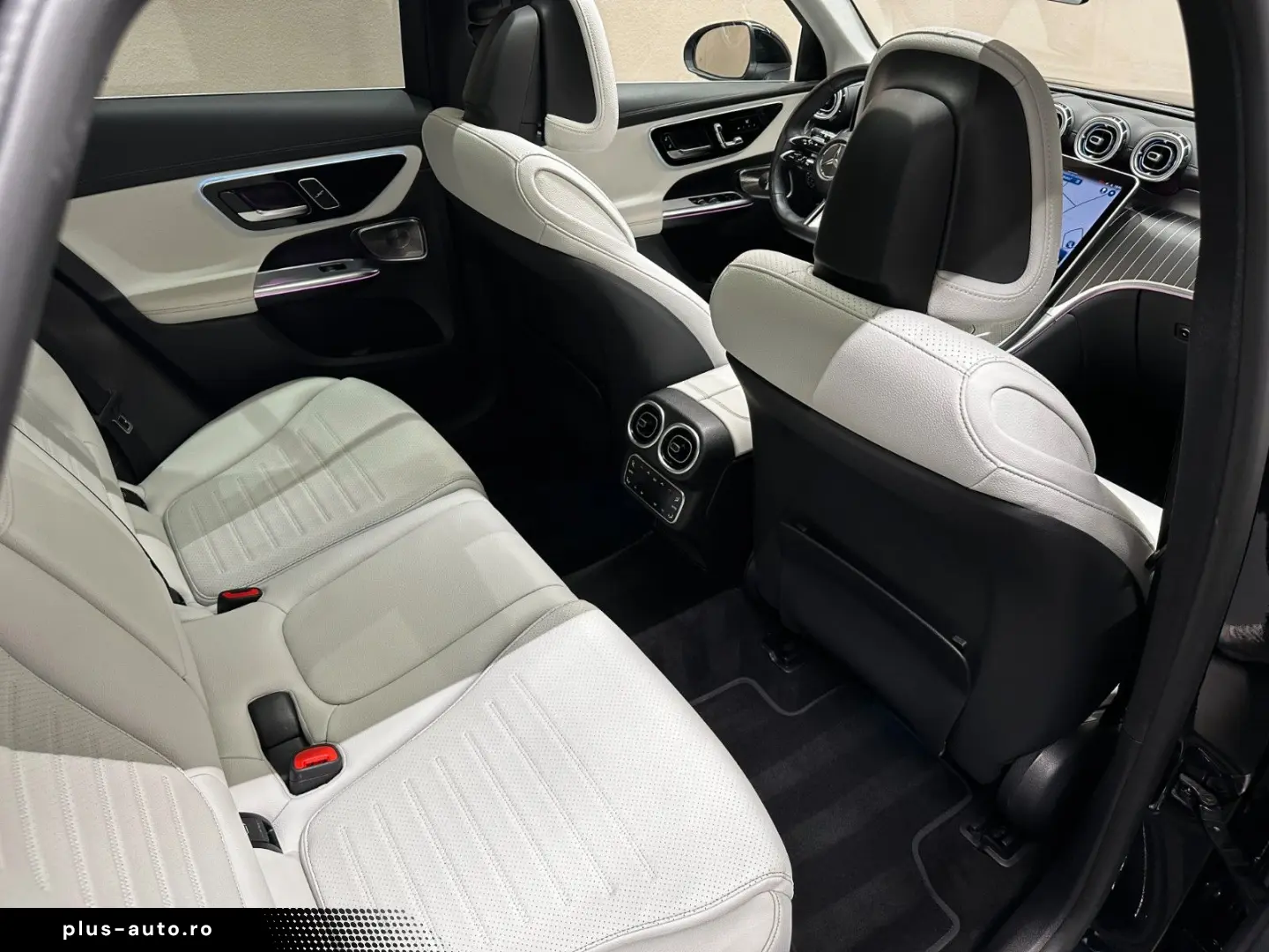 MERCEDES-BENZ GLC200 AMG LINE 4M  1.HAND BURM PANO 360