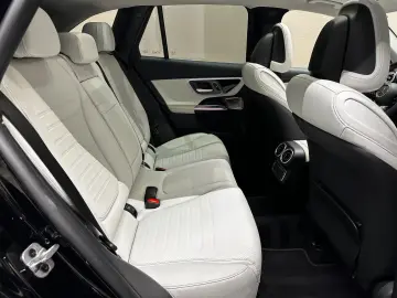 MERCEDES-BENZ GLC200 AMG LINE 4M  1.HAND BURM PANO 360