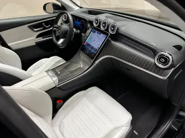 MERCEDES-BENZ GLC200 AMG LINE 4M  1.HAND BURM PANO 360