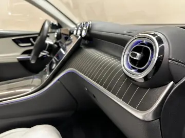 MERCEDES-BENZ GLC200 AMG LINE 4M  1.HAND BURM PANO 360