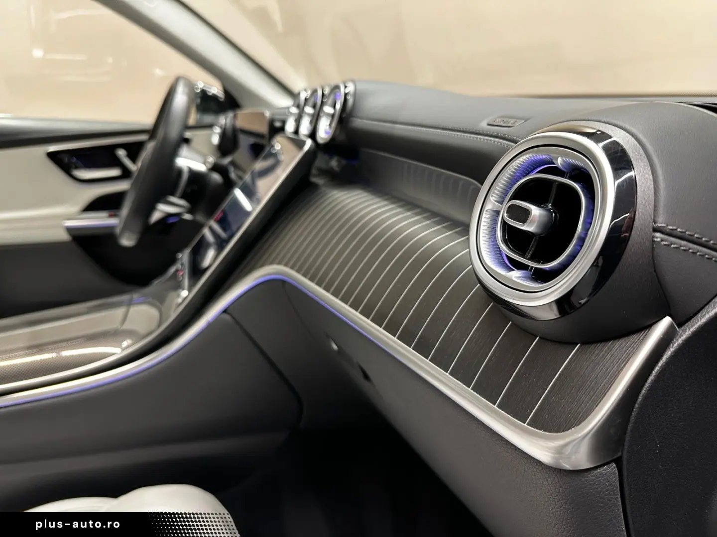 MERCEDES-BENZ GLC200 AMG LINE 4M  1.HAND BURM PANO 360