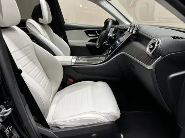 MERCEDES-BENZ GLC200 AMG LINE 4M  1.HAND BURM PANO 360