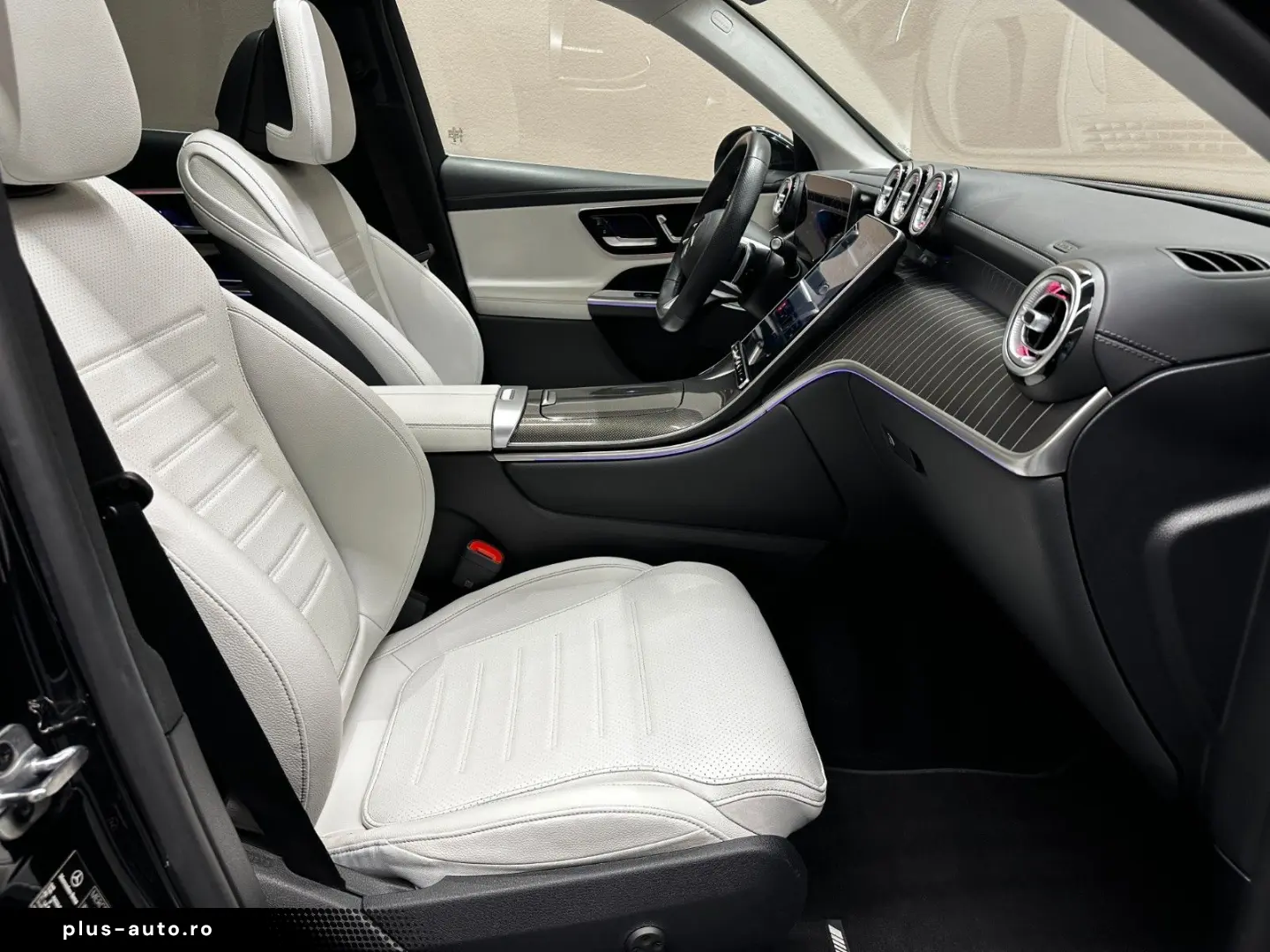 MERCEDES-BENZ GLC200 AMG LINE 4M  1.HAND BURM PANO 360