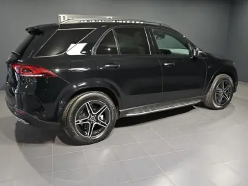 MERCEDES-BENZ GLE 350 de 4M Off-Roader AMG PANO AHK DISTRO