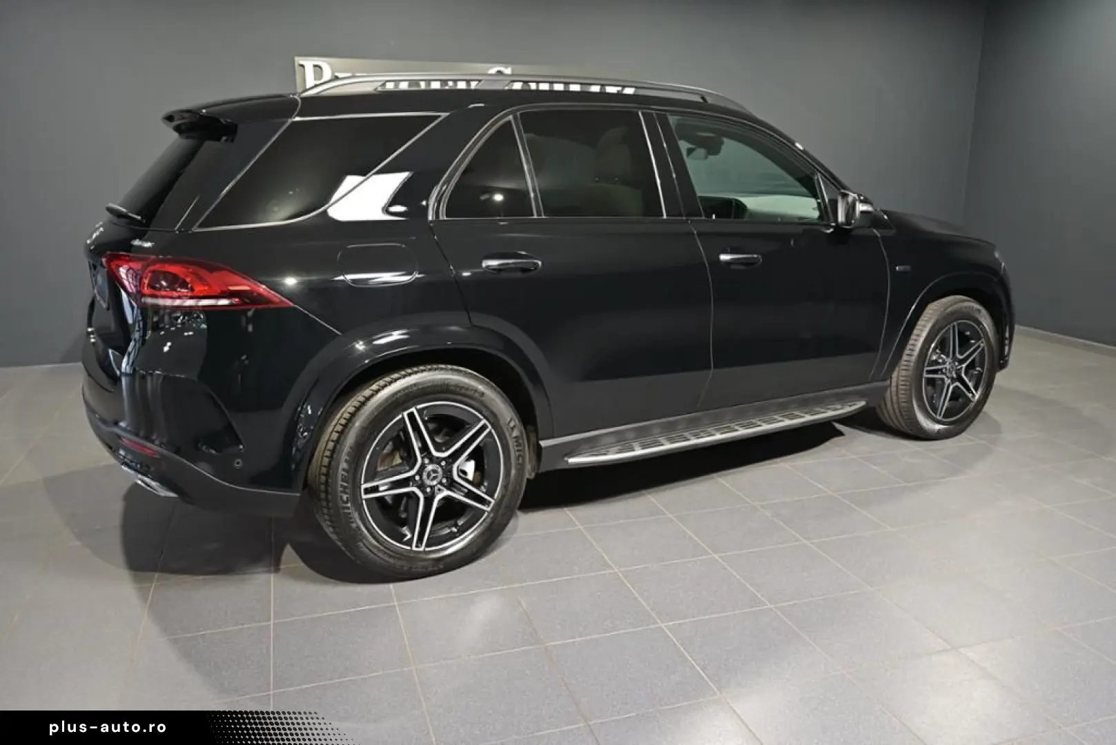 MERCEDES-BENZ GLE 350 de 4M Off-Roader AMG PANO AHK DISTRO