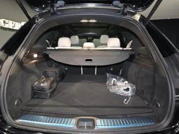 MERCEDES-BENZ GLE 350 de 4M Off-Roader AMG PANO AHK DISTRO