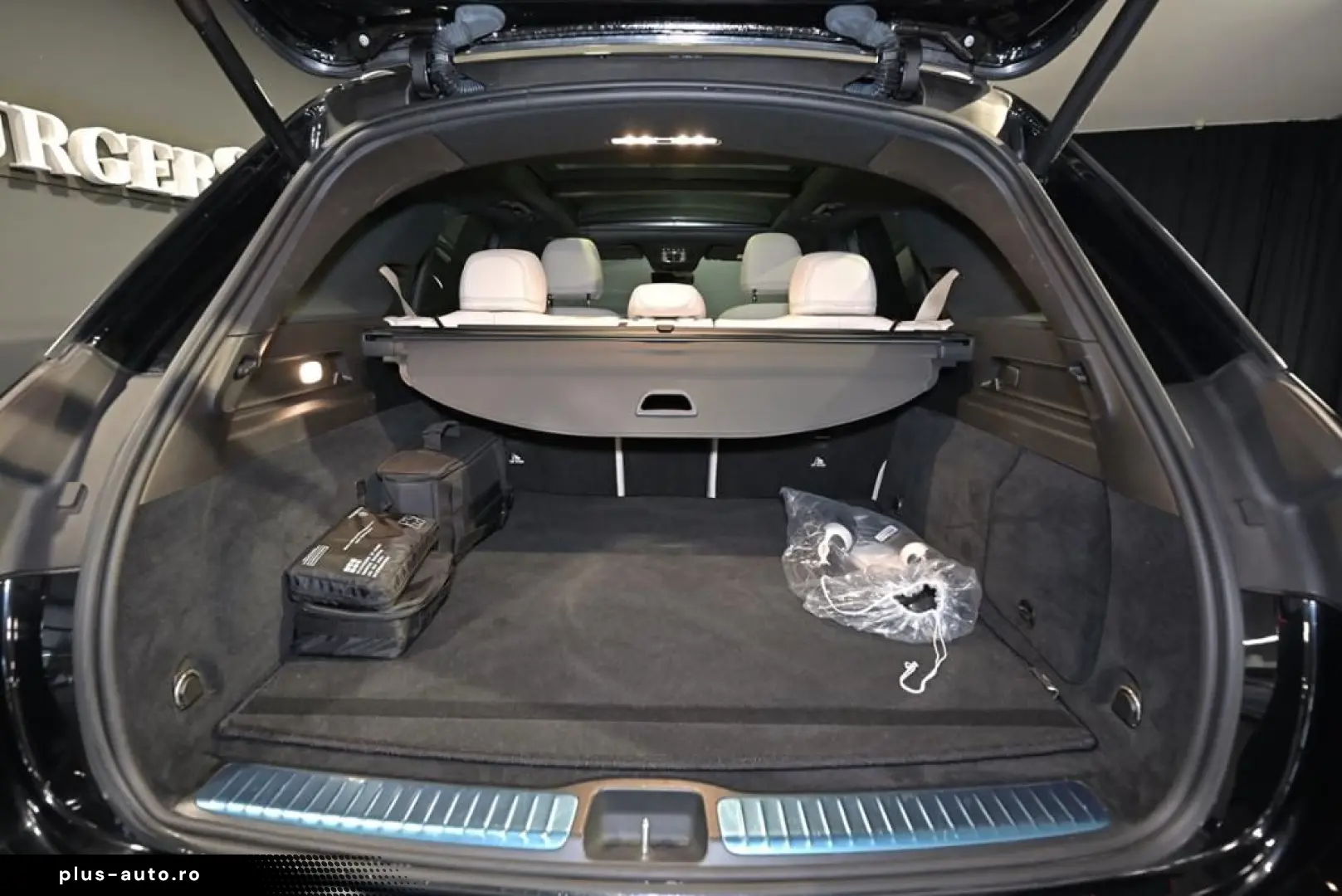 MERCEDES-BENZ GLE 350 de 4M Off-Roader AMG PANO AHK DISTRO