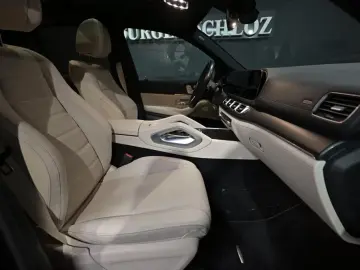 MERCEDES-BENZ GLE 350 de 4M Off-Roader AMG PANO AHK DISTRO