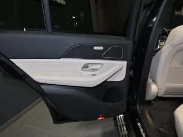 MERCEDES-BENZ GLE 350 de 4M Off-Roader AMG PANO AHK DISTRO
