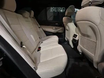 MERCEDES-BENZ GLE 350 de 4M Off-Roader AMG PANO AHK DISTRO