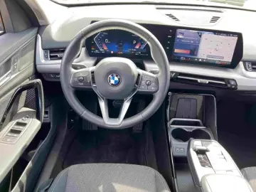 BMW X2 d ACC AHK SHZ Navi FernlichtAssi