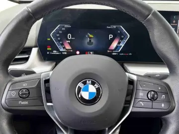 BMW X2 d ACC AHK SHZ Navi FernlichtAssi