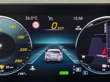 MERCEDES-BENZ CLA 250e 8G 3x AMG PANO 360 HEAD UP LE…