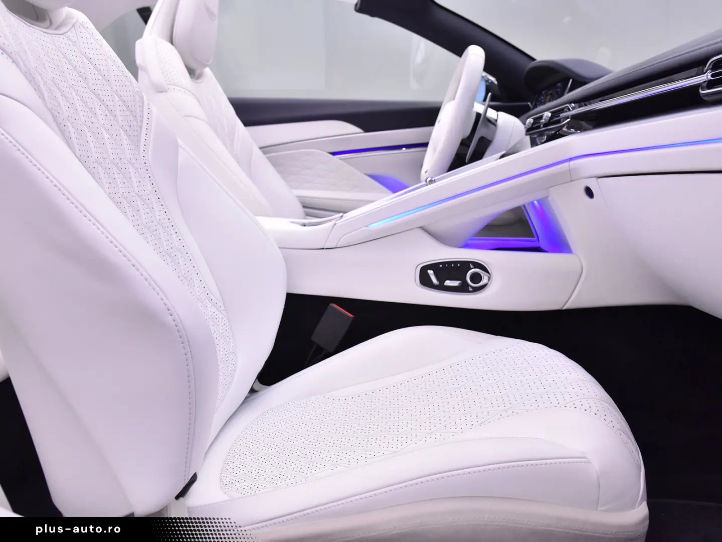ASTON MARTIN DB 12 Volante