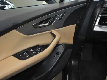 AUDI Q7 50 TDI quattro 7-locuri