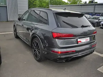AUDI Q7 50 TDI quattro S line HD-Matrix 7 locuri