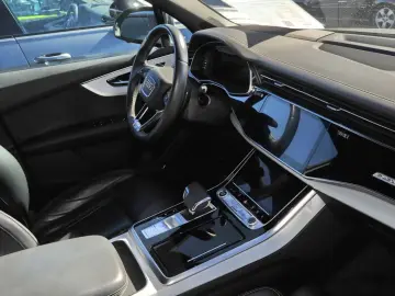 AUDI Q7 50 TDI quattro S line HD-Matrix 7 locuri