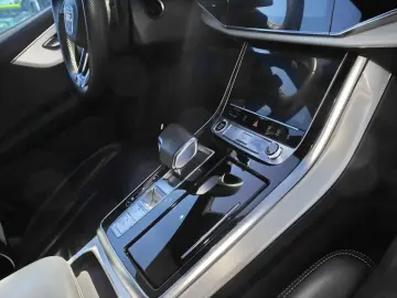 AUDI Q7 50 TDI quattro S line HD-Matrix 7 locuri