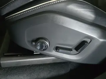 VOLVO XC90 T8 AWD Recharge Plus Dark