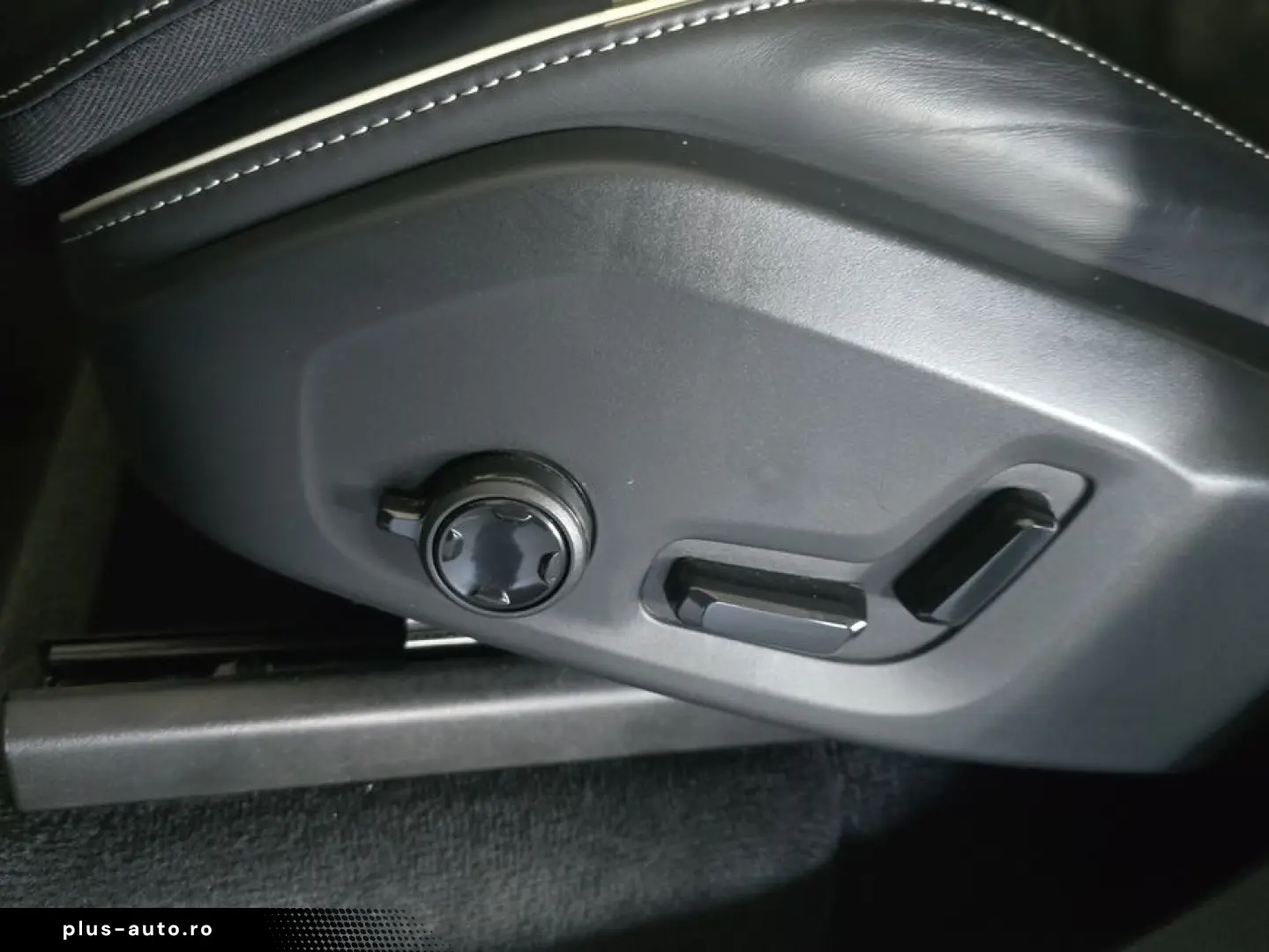 VOLVO XC90 T8 AWD Recharge Plus Dark