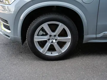 VOLVO XC90 Core Recharge Plug-In Hybrid AWD 7-Sitzer S