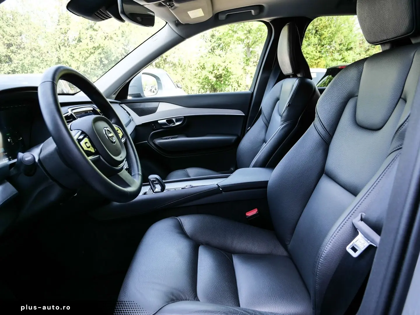 VOLVO XC90 Core Recharge Plug-In Hybrid AWD 7-Sitzer S