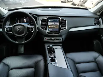 VOLVO XC90 Core Recharge Plug-In Hybrid AWD 7-Sitzer S