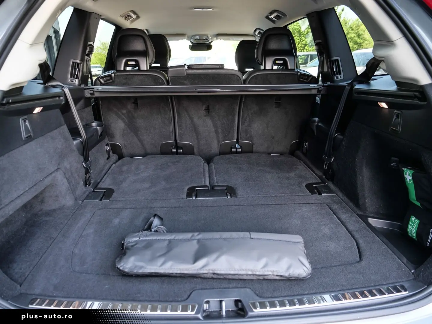 VOLVO XC90 Core Recharge Plug-In Hybrid AWD 7-Sitzer S