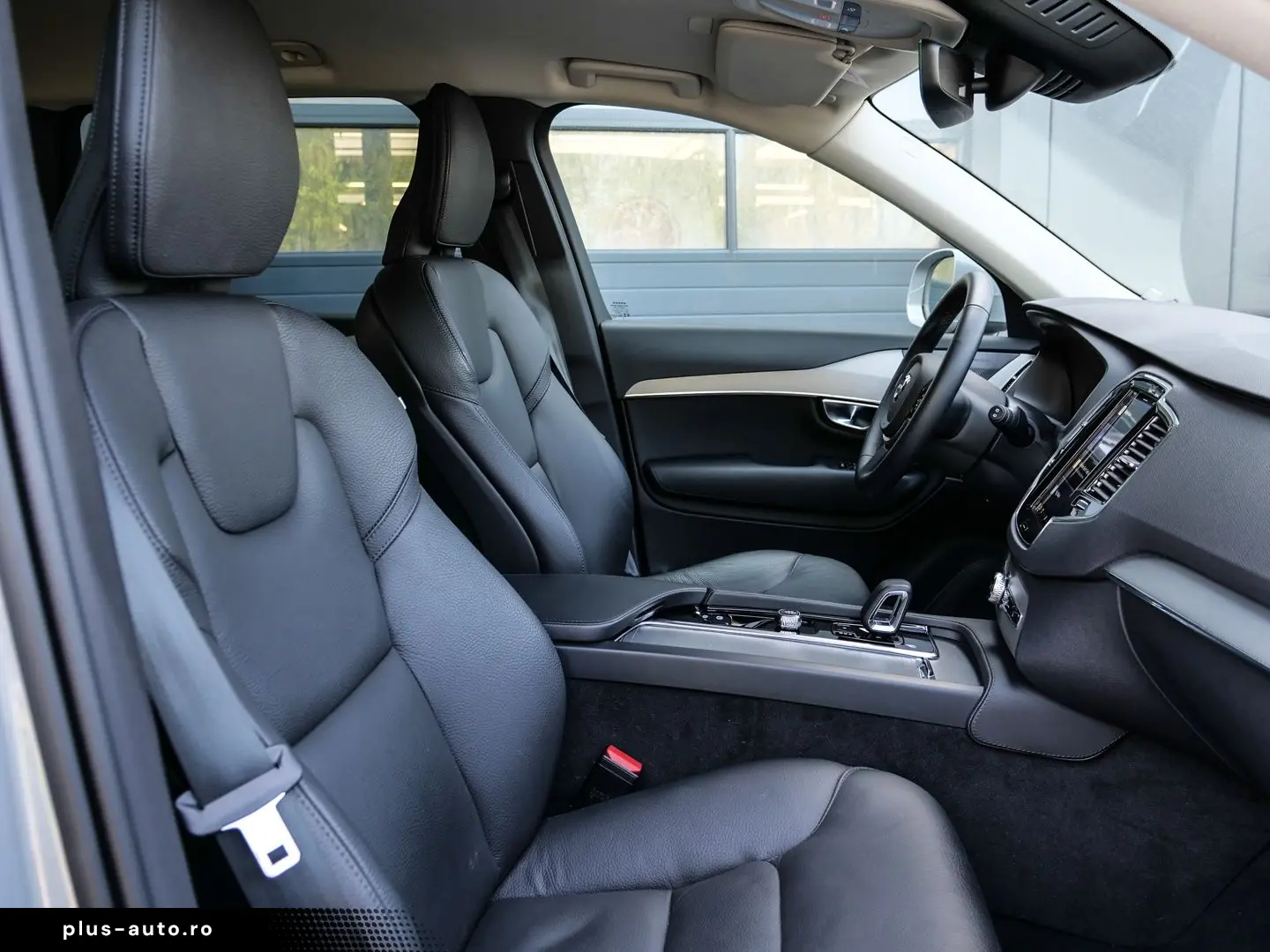 VOLVO XC90 Core Recharge Plug-In Hybrid AWD 7-Sitzer S