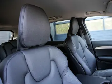 VOLVO XC90 Core Recharge Plug-In Hybrid AWD 7-Sitzer S