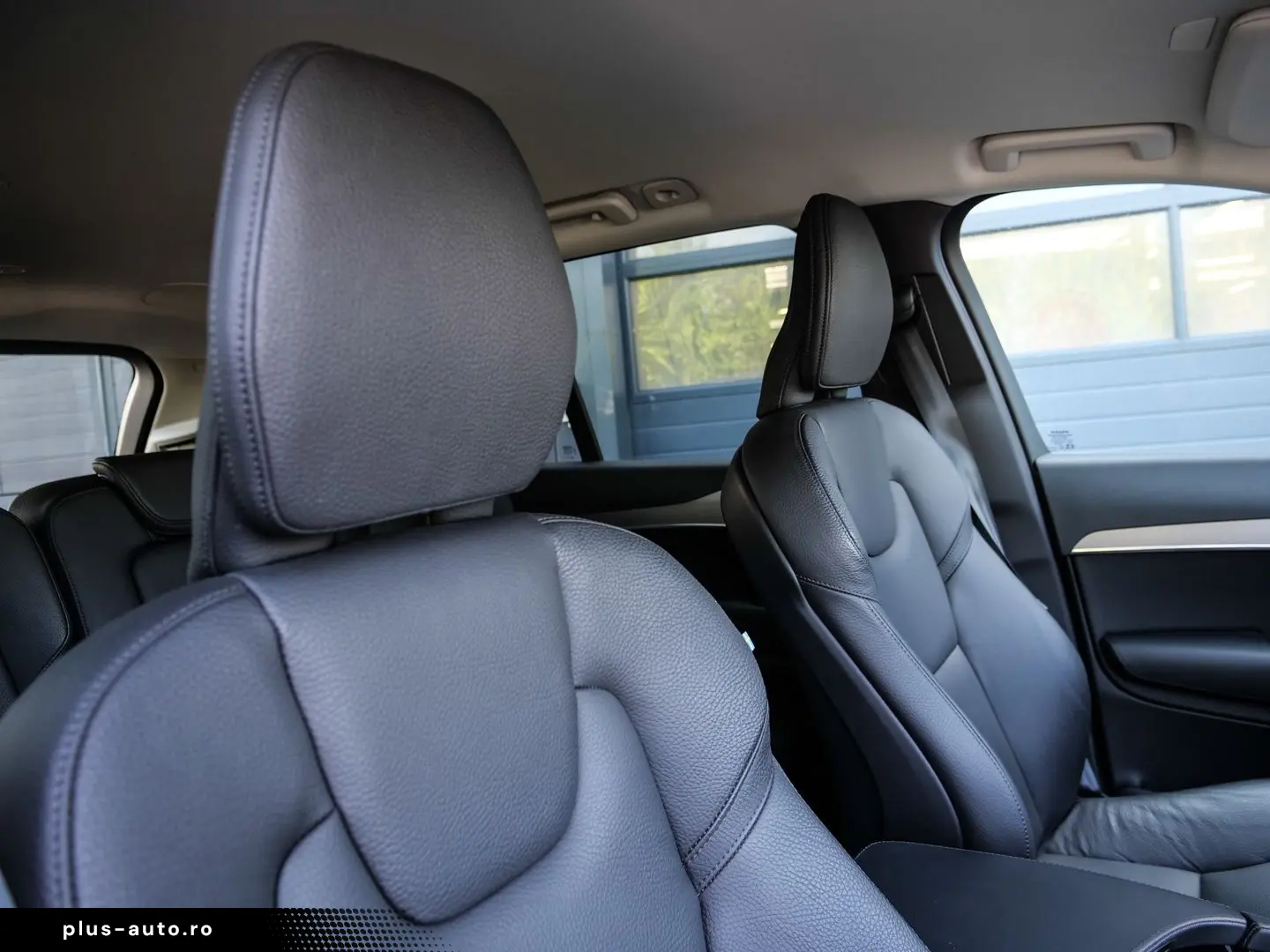 VOLVO XC90 Core Recharge Plug-In Hybrid AWD 7-Sitzer S