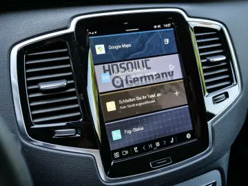 VOLVO XC90 Core Recharge Plug-In Hybrid AWD 7-Sitzer S