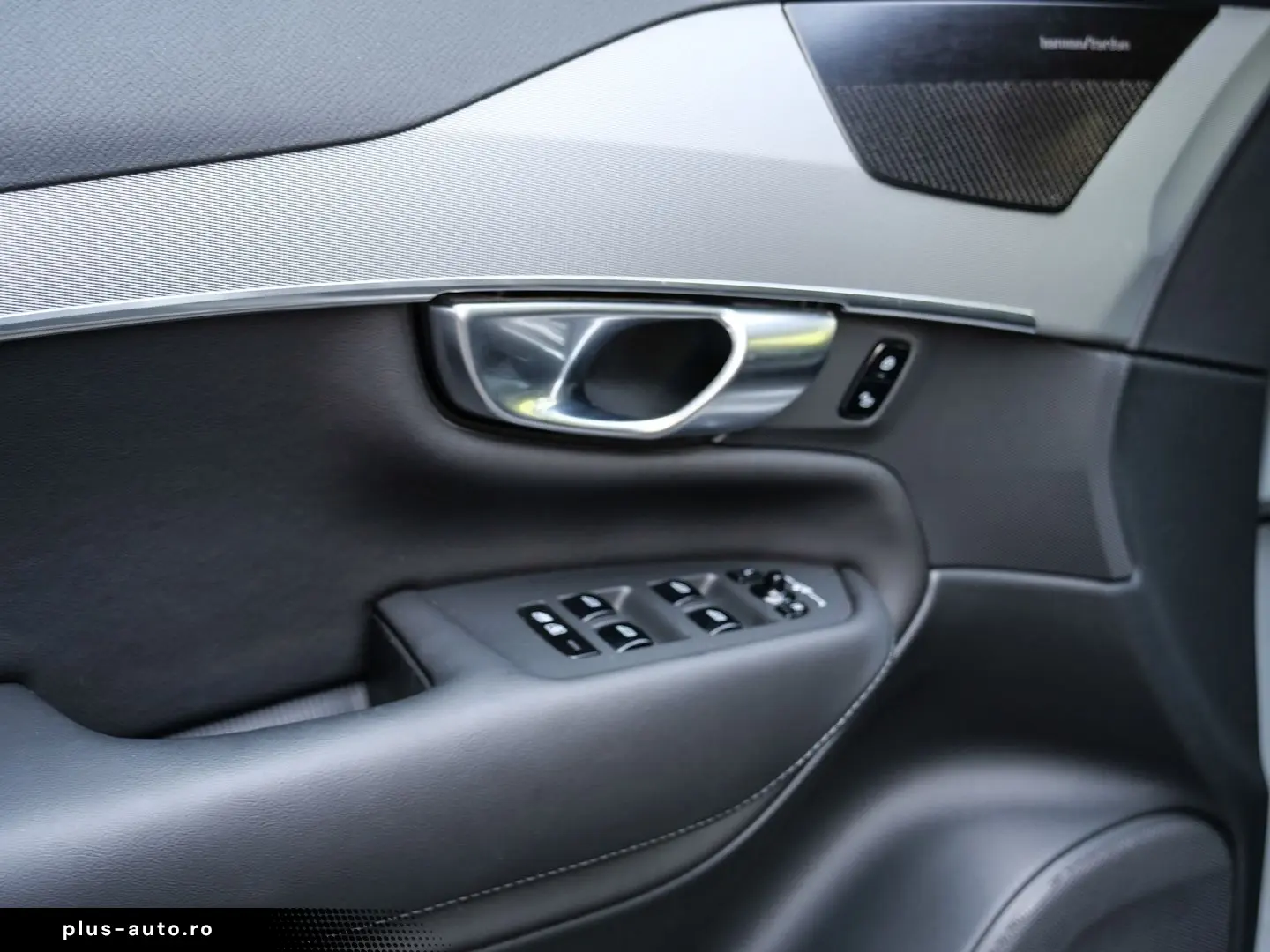 VOLVO XC90 Core Recharge Plug-In Hybrid AWD 7-Sitzer S