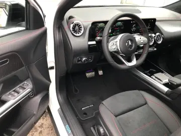 MERCEDES-BENZ EQA 250  AMG 19Z Night Fahrass. Panorama AHK
