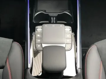 MERCEDES-BENZ EQA 250  AMG 19Z Night Fahrass. Panorama AHK