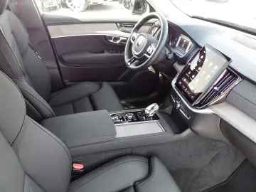VOLVO XC90 FACELIFT Plus Dark Recharge Plug-In Hybrid