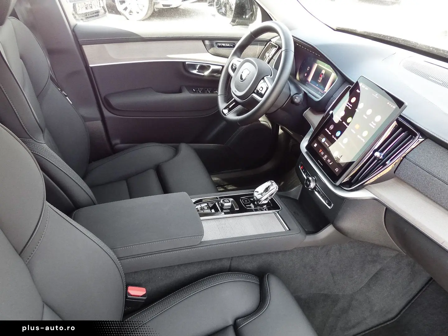 VOLVO XC90 FACELIFT Plus Dark Recharge Plug-In Hybrid