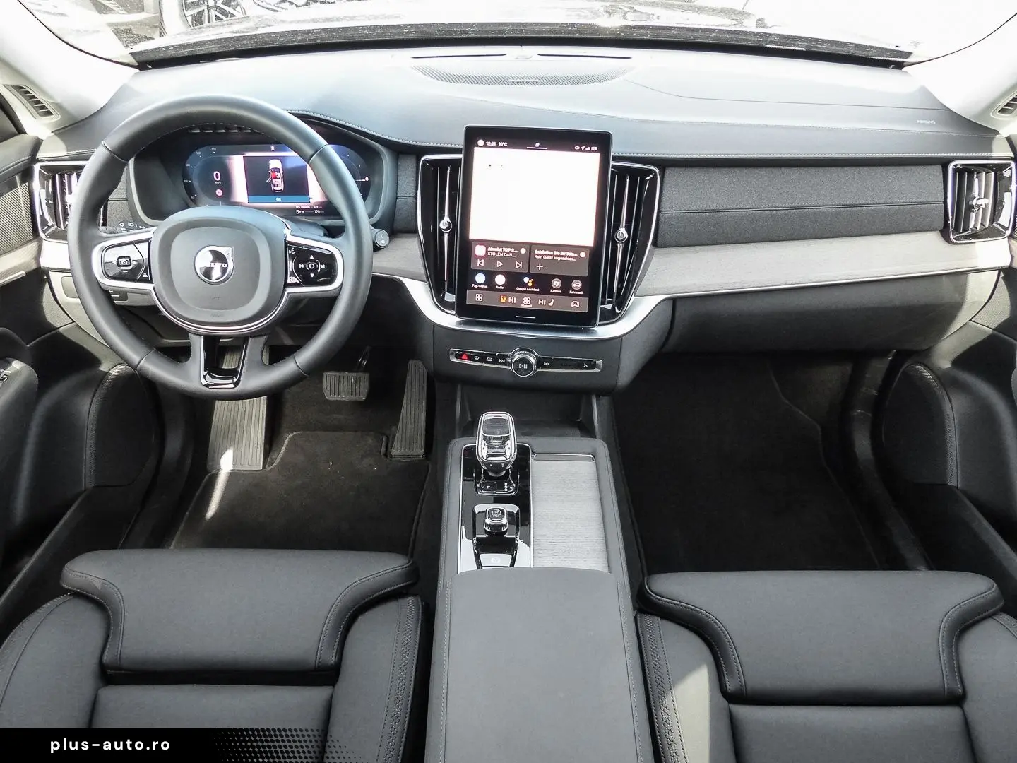 VOLVO XC90 FACELIFT Plus Dark Recharge Plug-In Hybrid