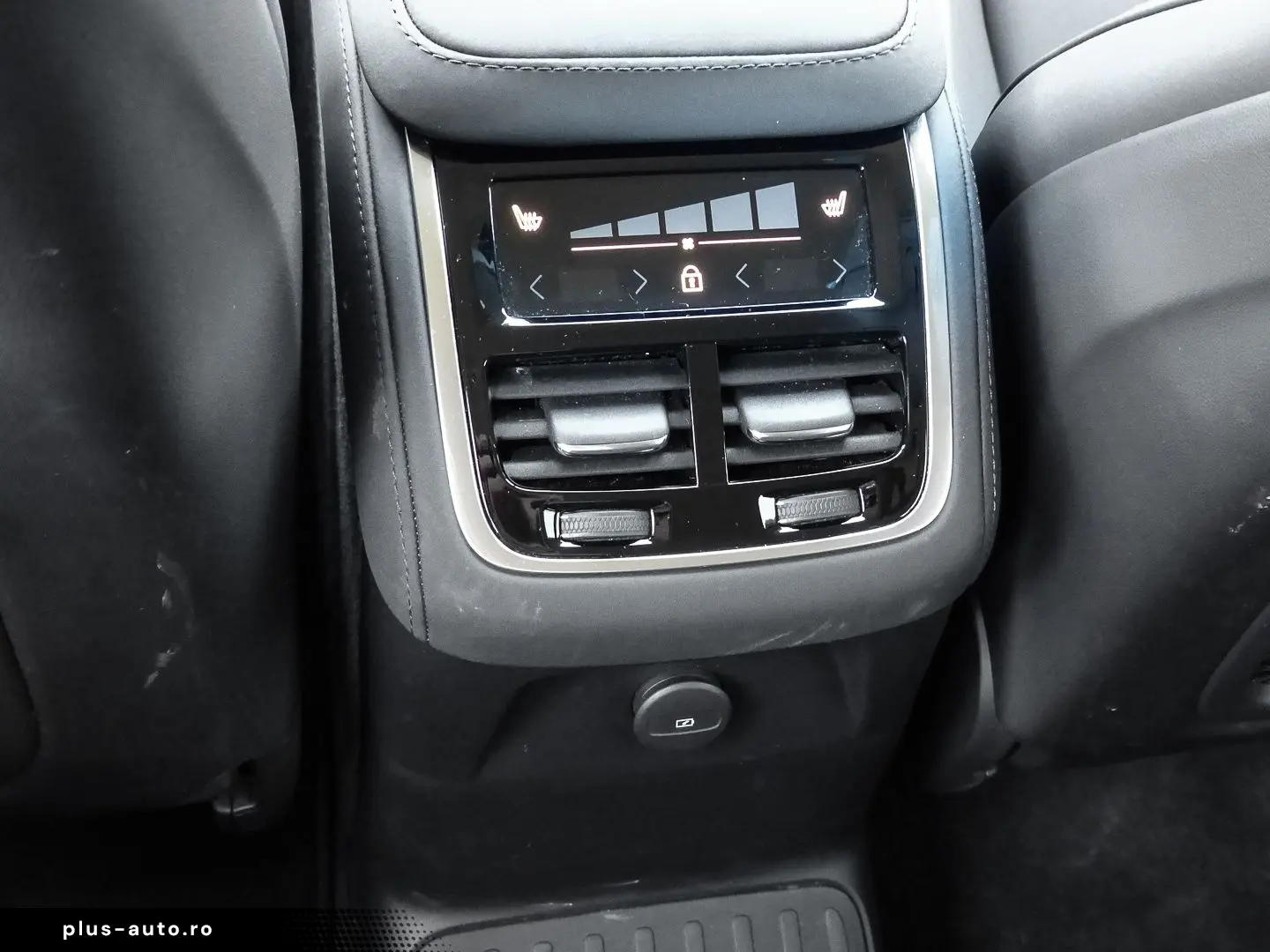 VOLVO XC90 FACELIFT Plus Dark Recharge Plug-In Hybrid