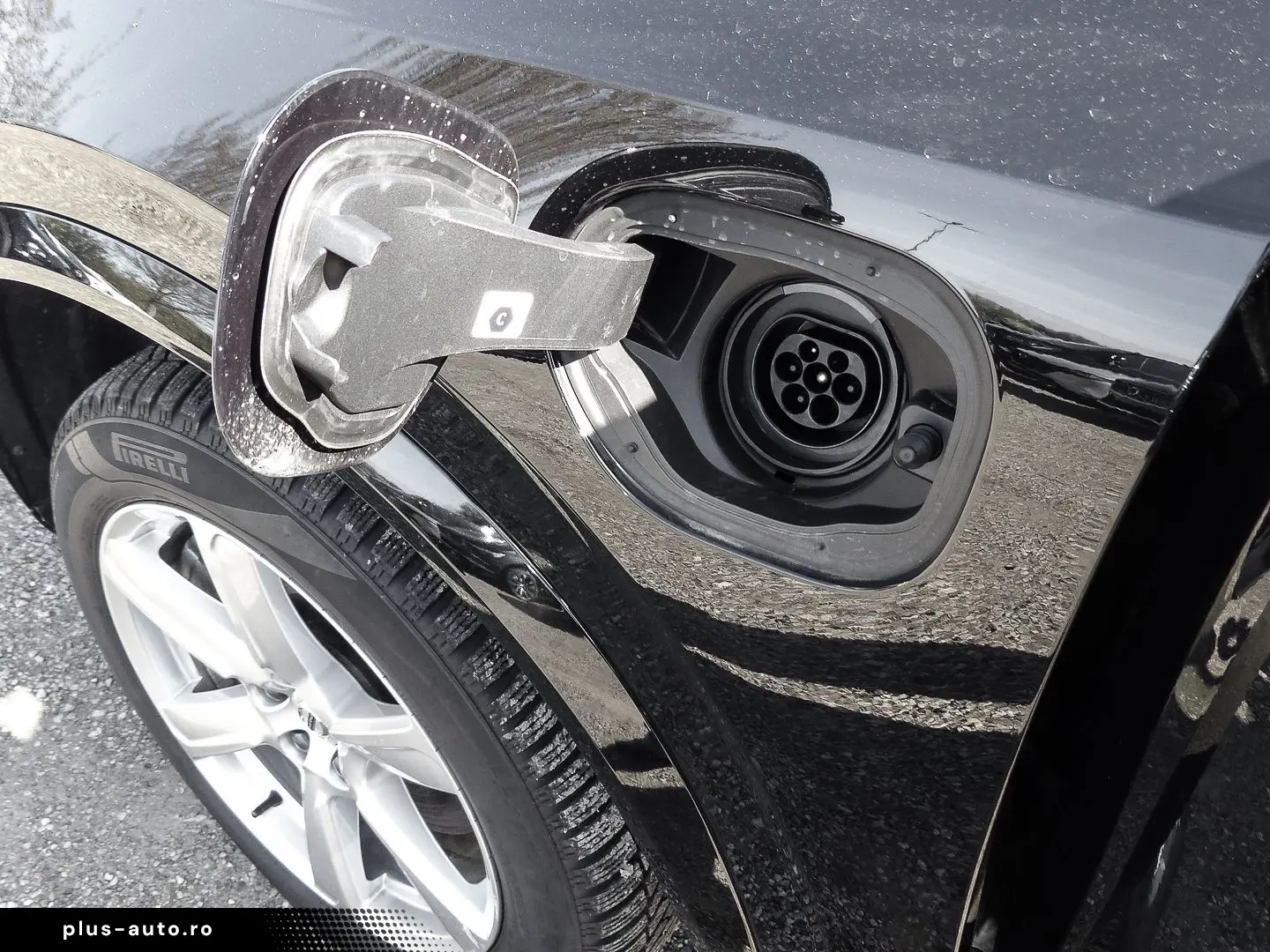 VOLVO XC90 FACELIFT Plus Dark Recharge Plug-In Hybrid