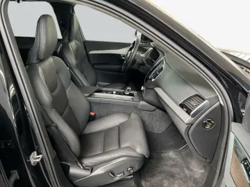 VOLVO XC90 T8 AWD Plug-in Hybrid Plus-Bright HeadUpDis