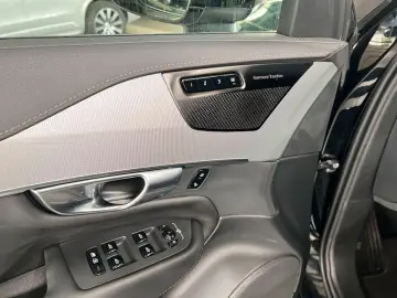 VOLVO XC90 T8 AWD Plug-in Hybrid Plus-Bright HeadUpDis