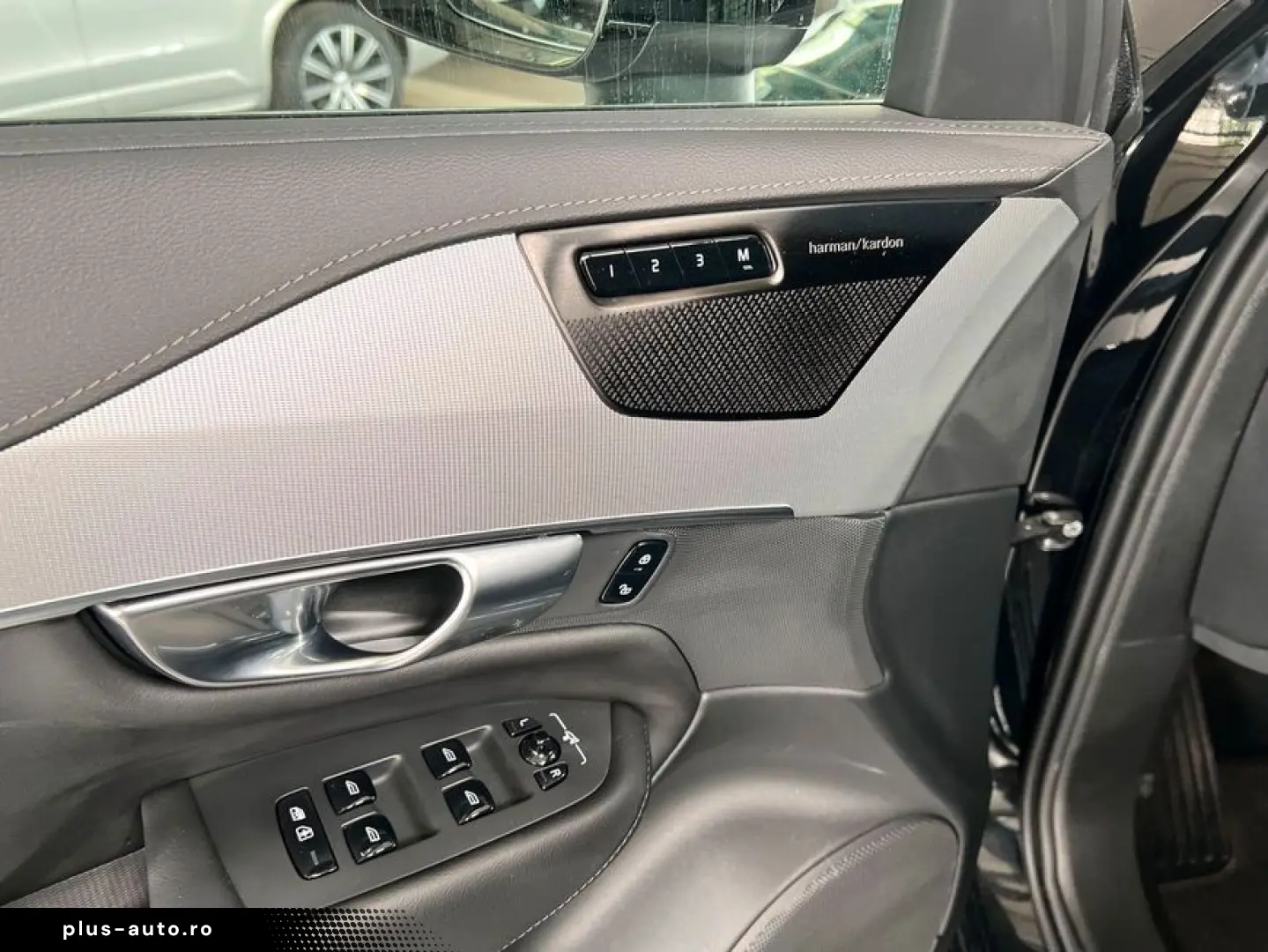 VOLVO XC90 T8 AWD Plug-in Hybrid Plus-Bright HeadUpDis