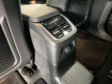 VOLVO XC90 T8 AWD Plug-in Hybrid Plus-Bright HeadUpDis