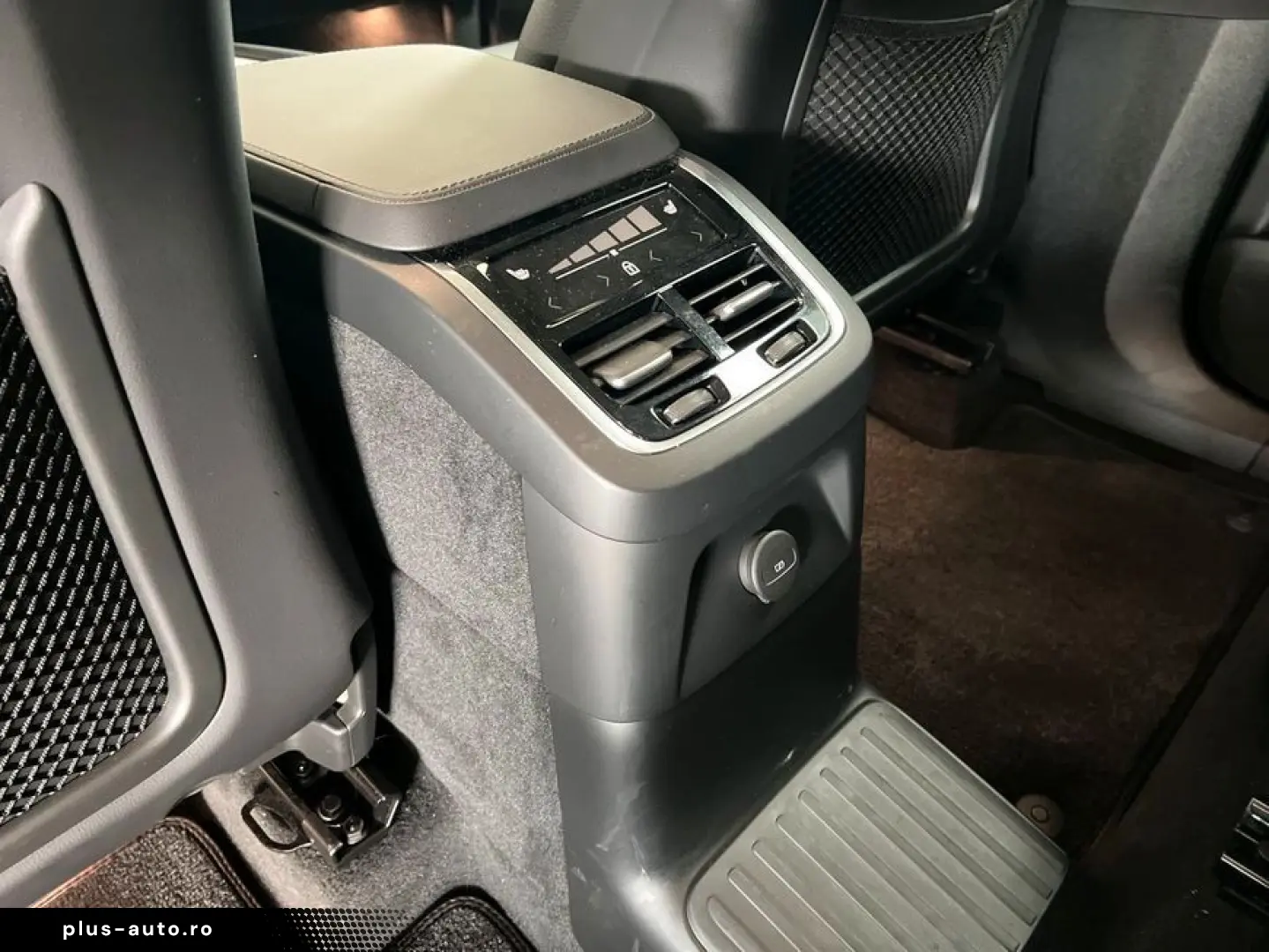 VOLVO XC90 T8 AWD Plug-in Hybrid Plus-Bright HeadUpDis